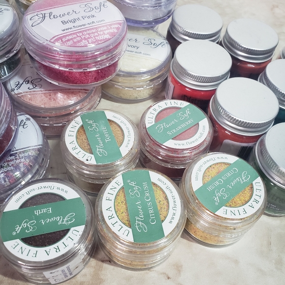 Flowers Soft And Distress Asorted Craft, Embossing Powders Scrapbooking Bundle - Picture 4 of 6